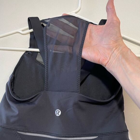 Lululemon black mesh tank with built in sports bra size 2 - Picture 5 of 7